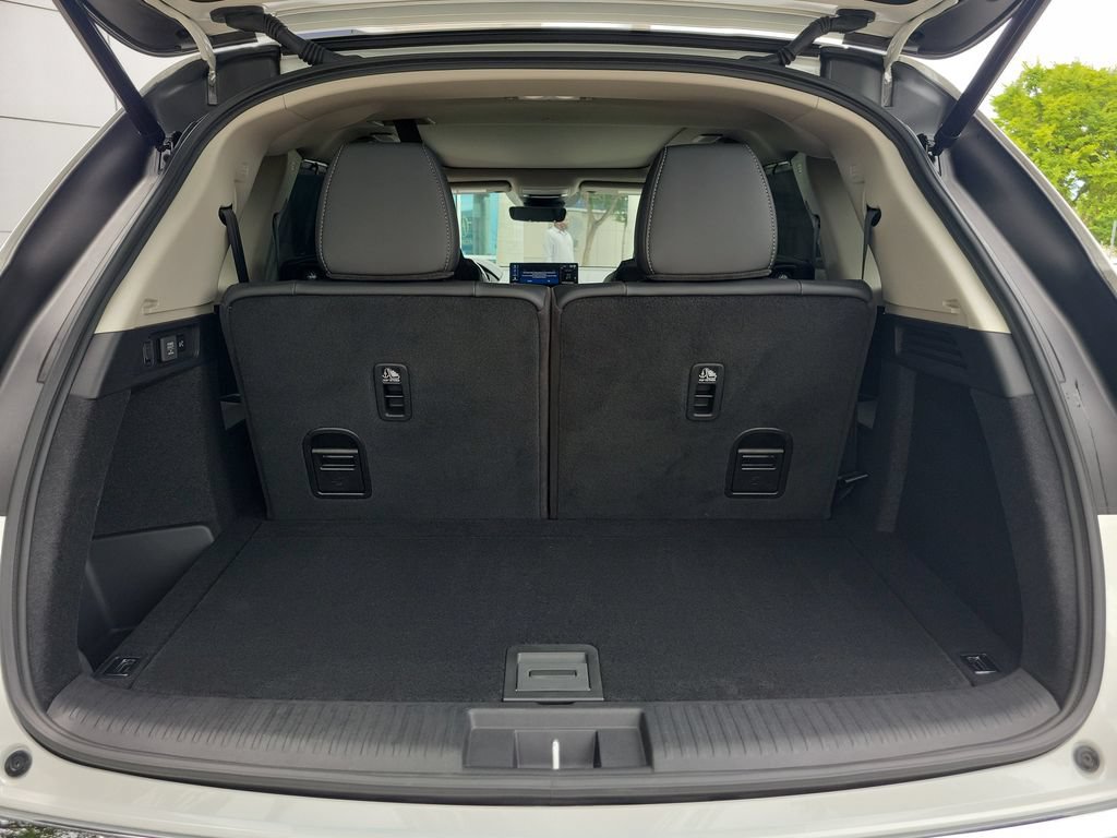 Certified 2026 Acura MDX FWD w/ Technology Package image 13