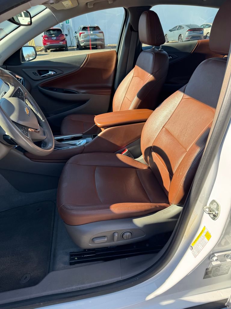 Used 2018 Chevrolet Malibu LT w/ Leather Package image 11