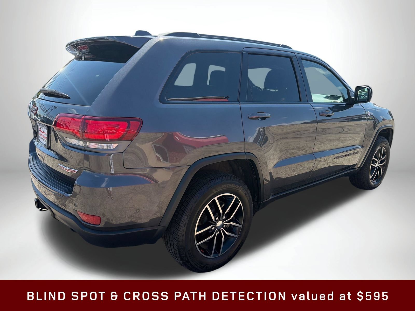 Used 2018 Jeep Grand Cherokee Trailhawk AWD/4WD image 6