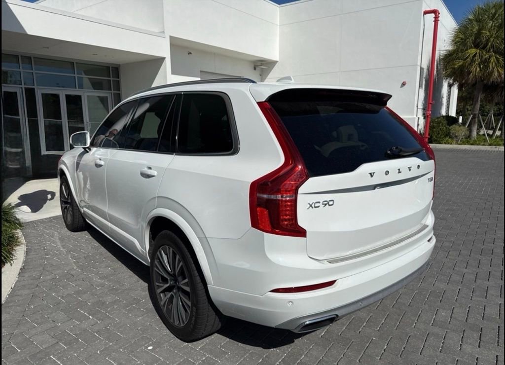 Used 2021 Volvo XC90 T6 Momentum w/ Protection Package Premier image 5