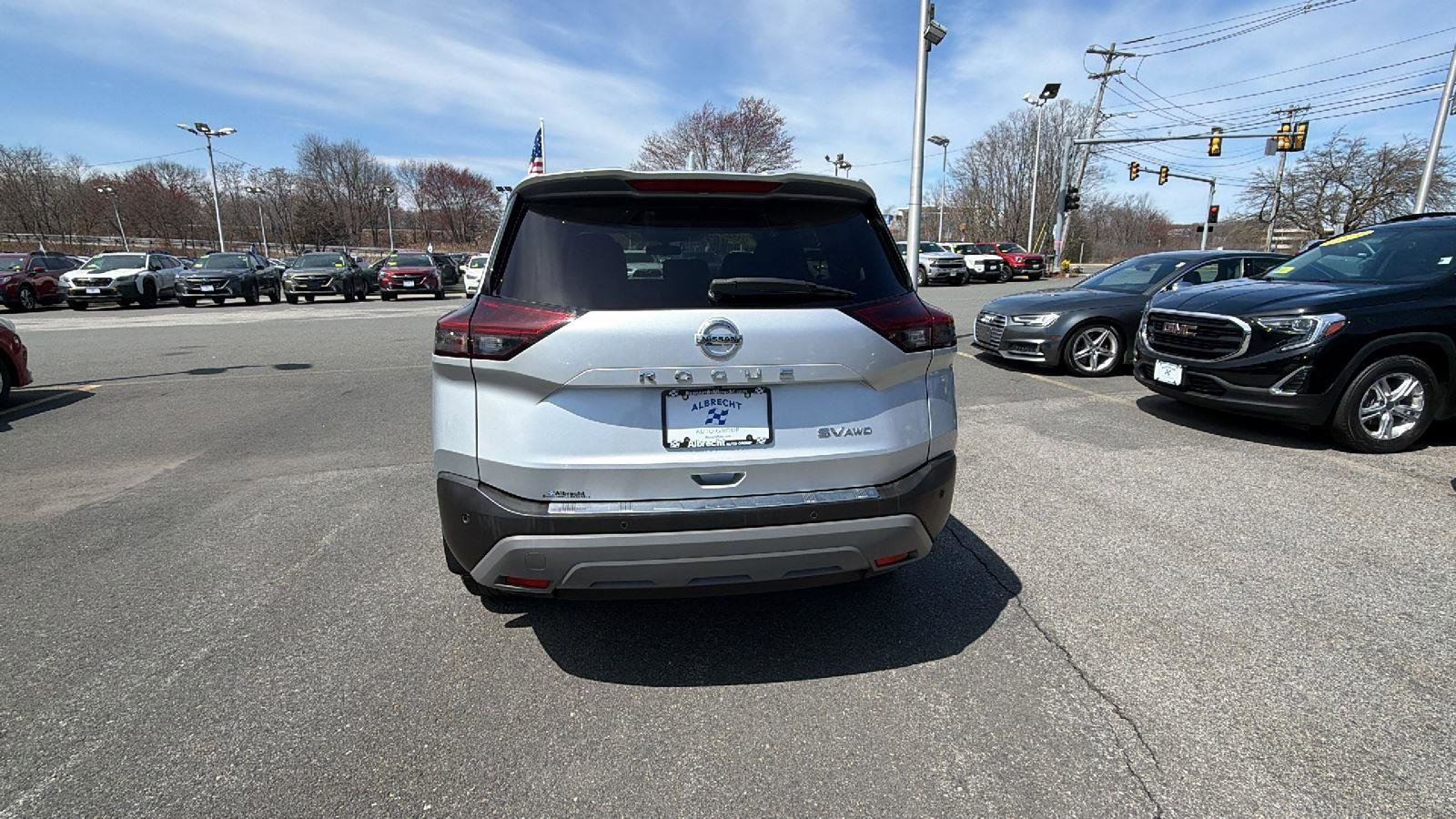 Used 2021 Nissan Rogue SV AWD/4WD image 6