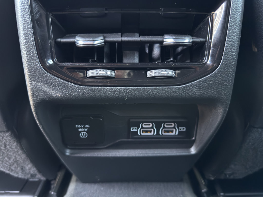 Used 2025 Jeep Grand Cherokee Altitude AWD/4WD image 33