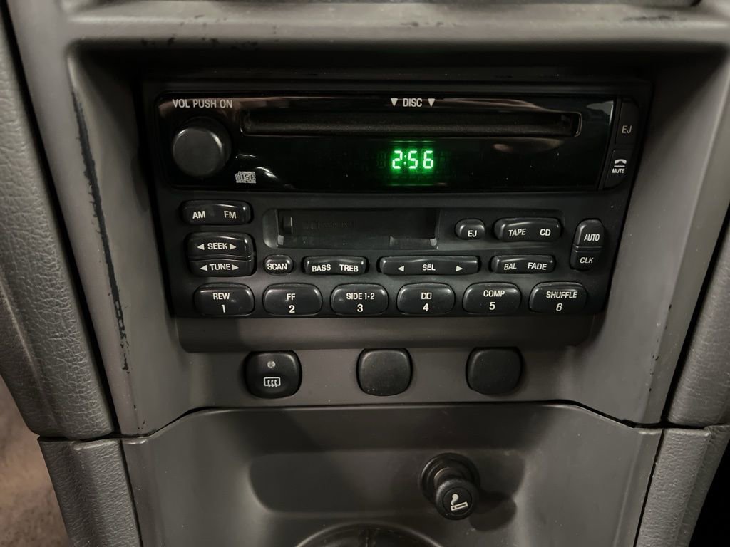 Used 2001 Ford Mustang Coupe image 11