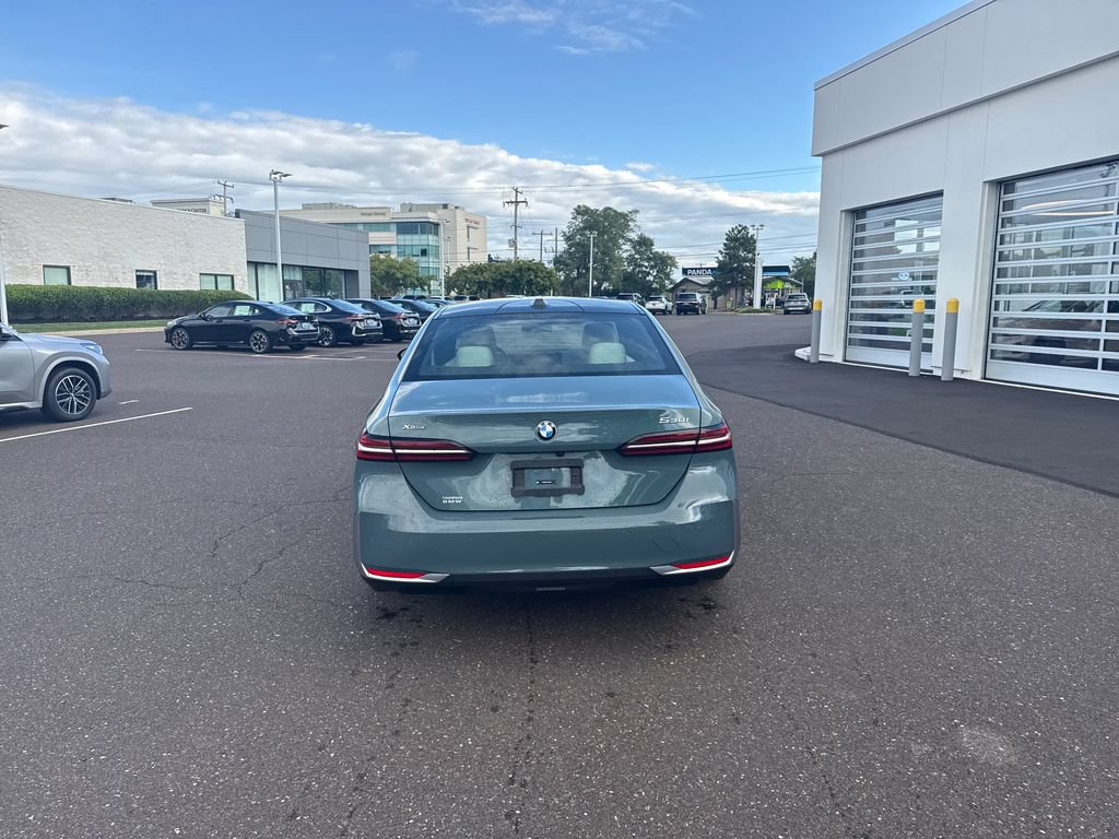 Certified 2025 BMW 530i xDrive w/ Executive Package AWD/4WD image 4