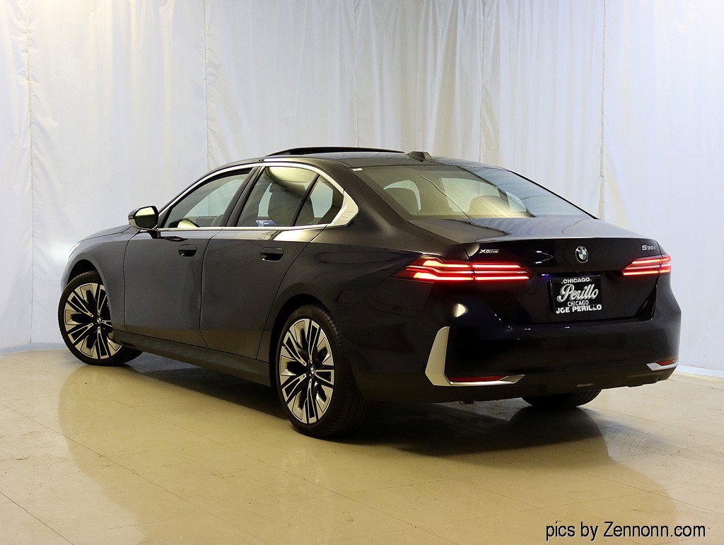 Used 2026 BMW 530i xDrive w/ Premium Package image 9