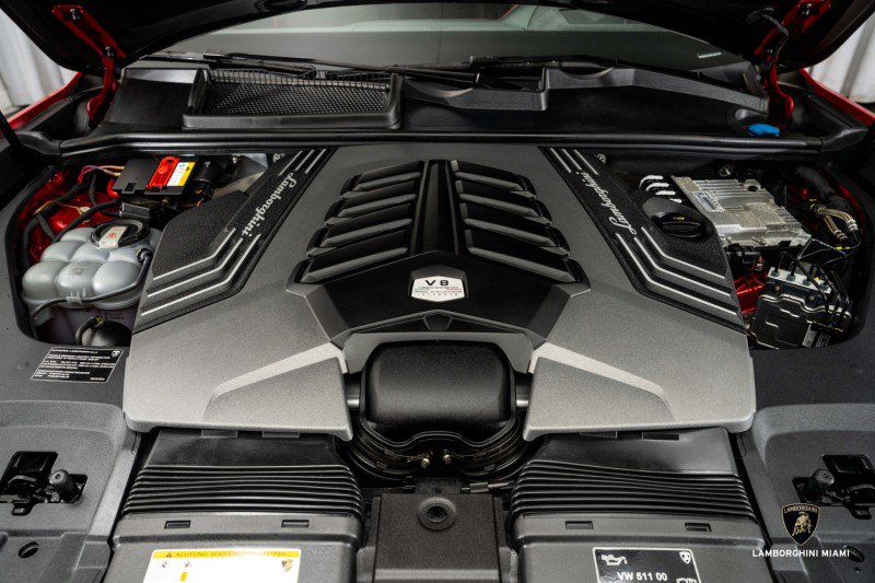 Used 2023 Lamborghini Urus S image 6