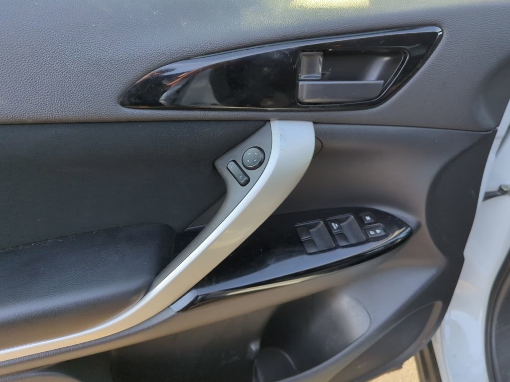 Used 2022 Mitsubishi Eclipse Cross LE image 7