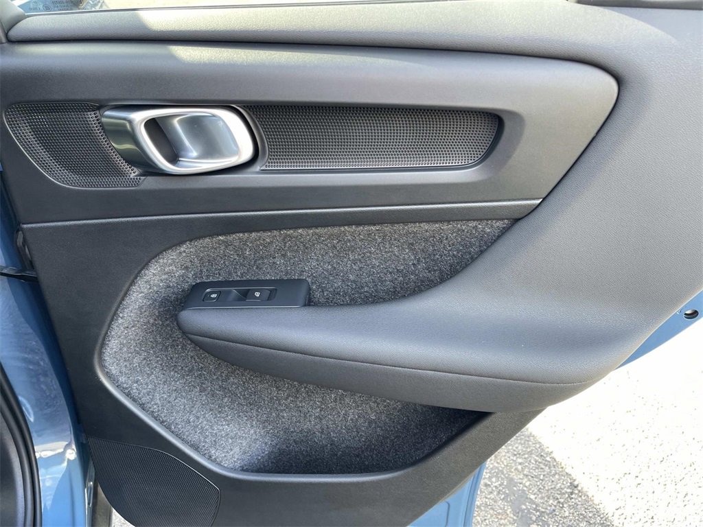 Used 2024 Volvo XC40 Recharge Plus w/ Protection Package Premier image 21