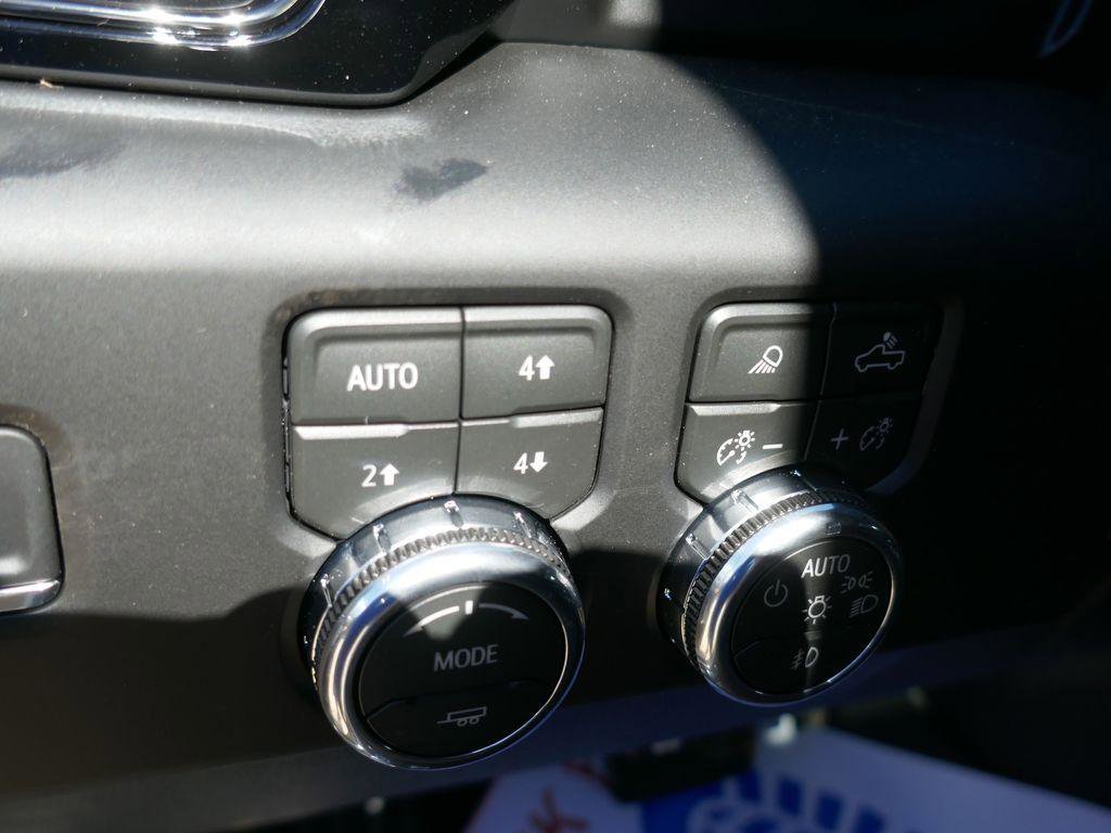 New 2026 GMC Sierra 1500 AT4 w/ AT4 Premium Package AWD/4WD image 17