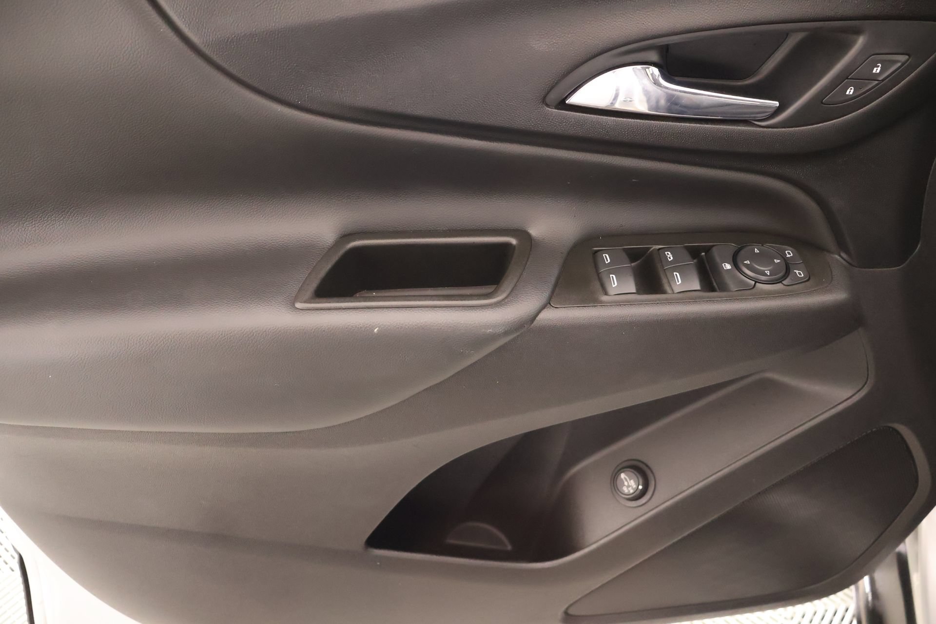 Used 2021 Chevrolet Equinox LT FWD image 15