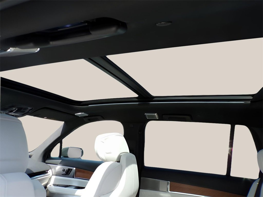 New 2026 Cadillac Vistiq Luxury image 8