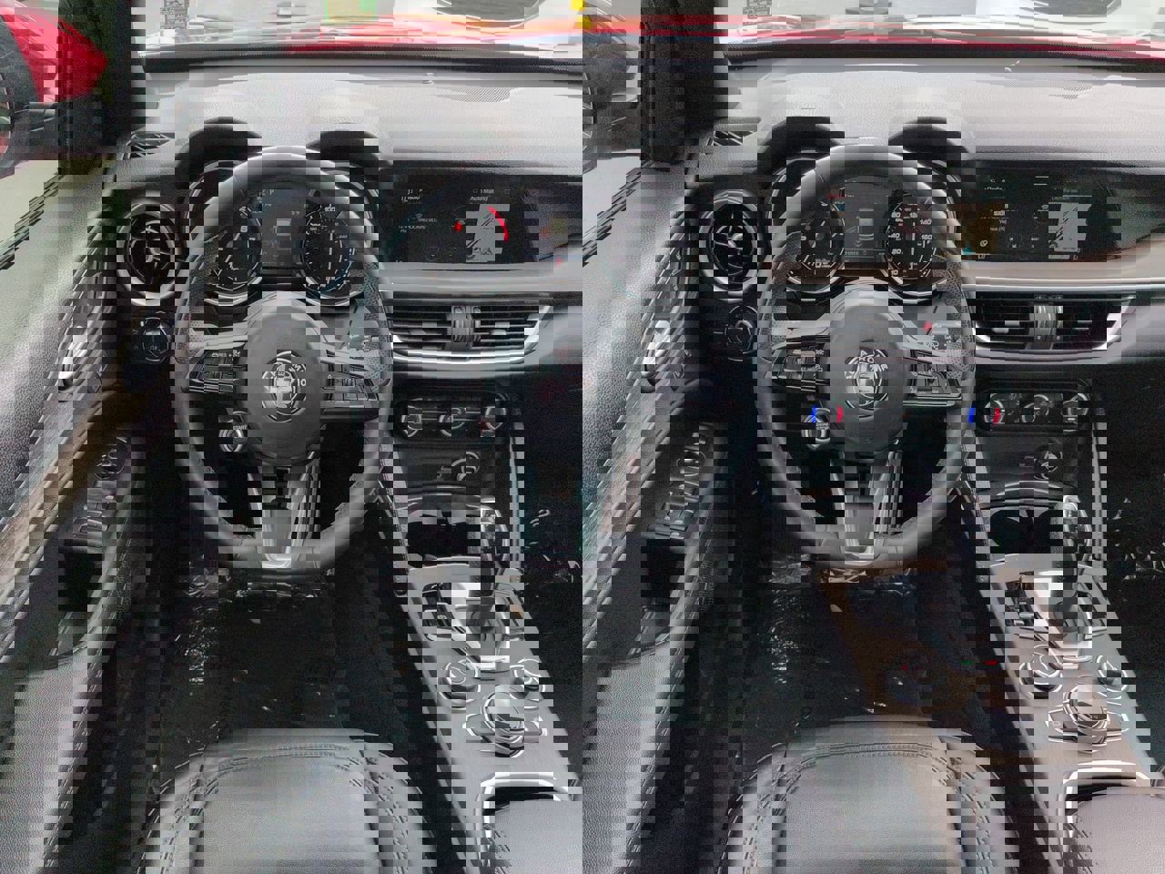 Used 2023 Alfa Romeo Stelvio Ti image 16