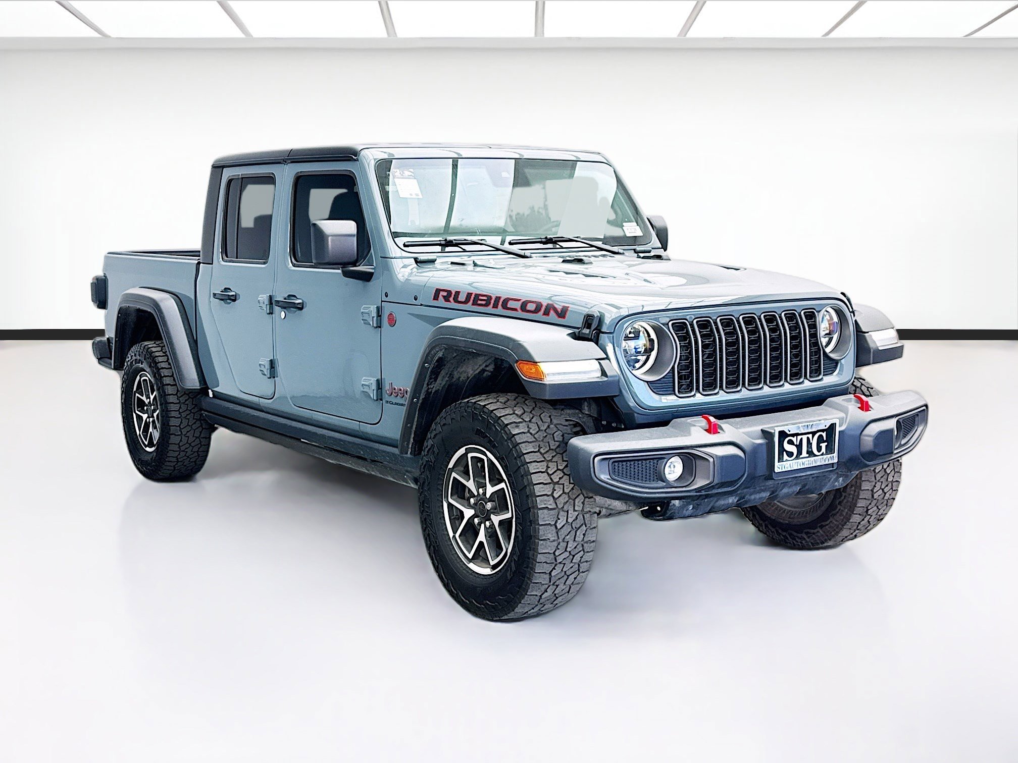 Used 2025 Jeep Gladiator Rubicon w/ Convenience Group AWD/4WD image 3