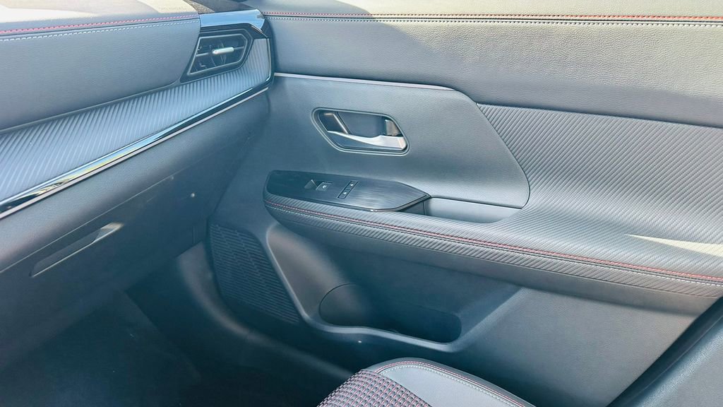 New 2026 Nissan Kicks SR FWD image 26