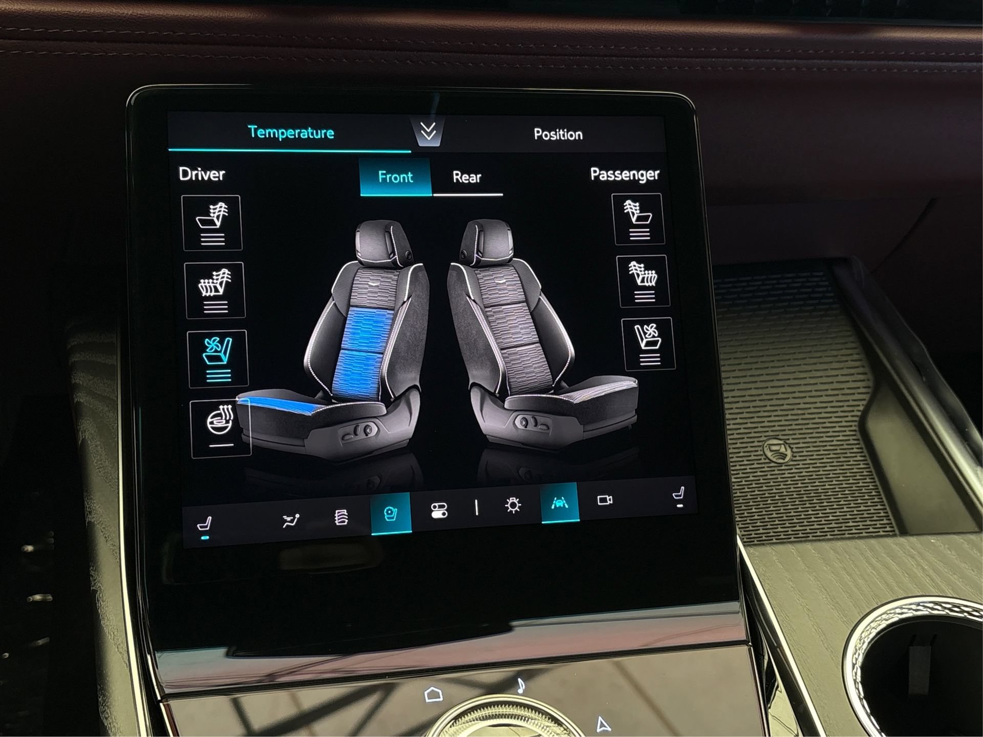 New 2026 Cadillac Escalade ESV Luxury AWD/4WD image 32