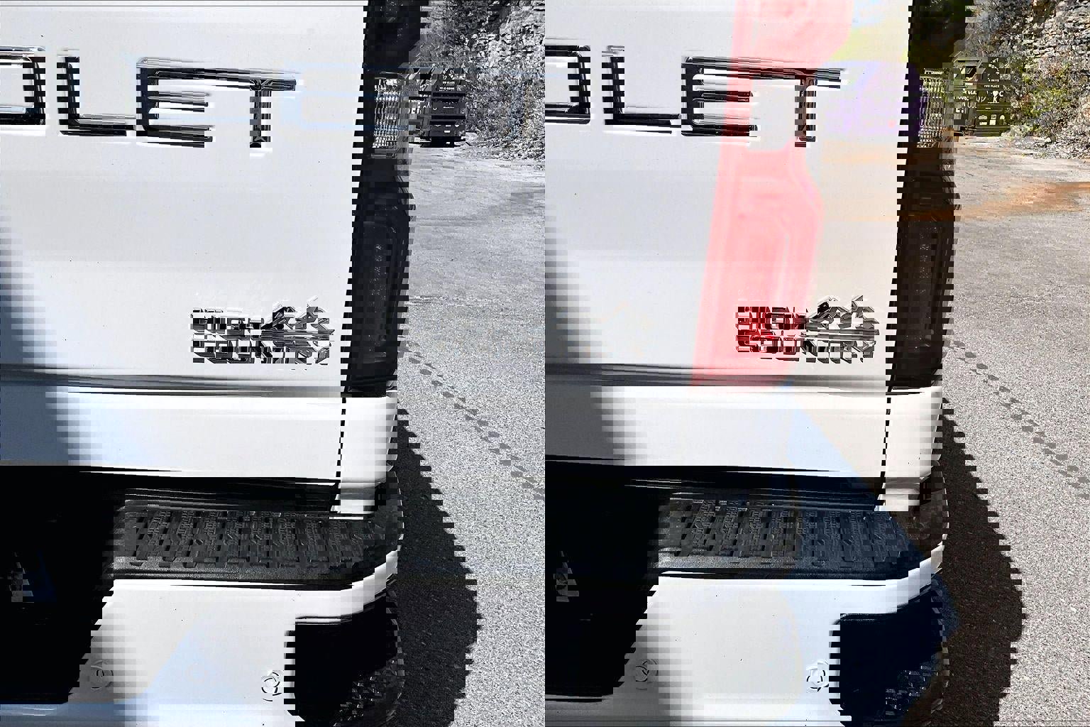 Used 2021 Chevrolet Silverado 2500 High Country w/ Z71 Off-Road Package image 8