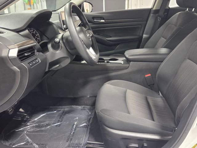 Used 2025 Nissan Altima 2.5 SV FWD image 5