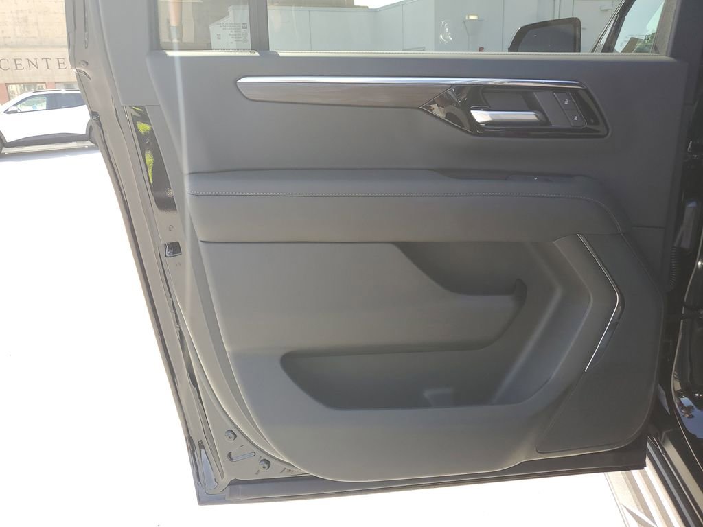 New 2026 Chevrolet Suburban LS image 16