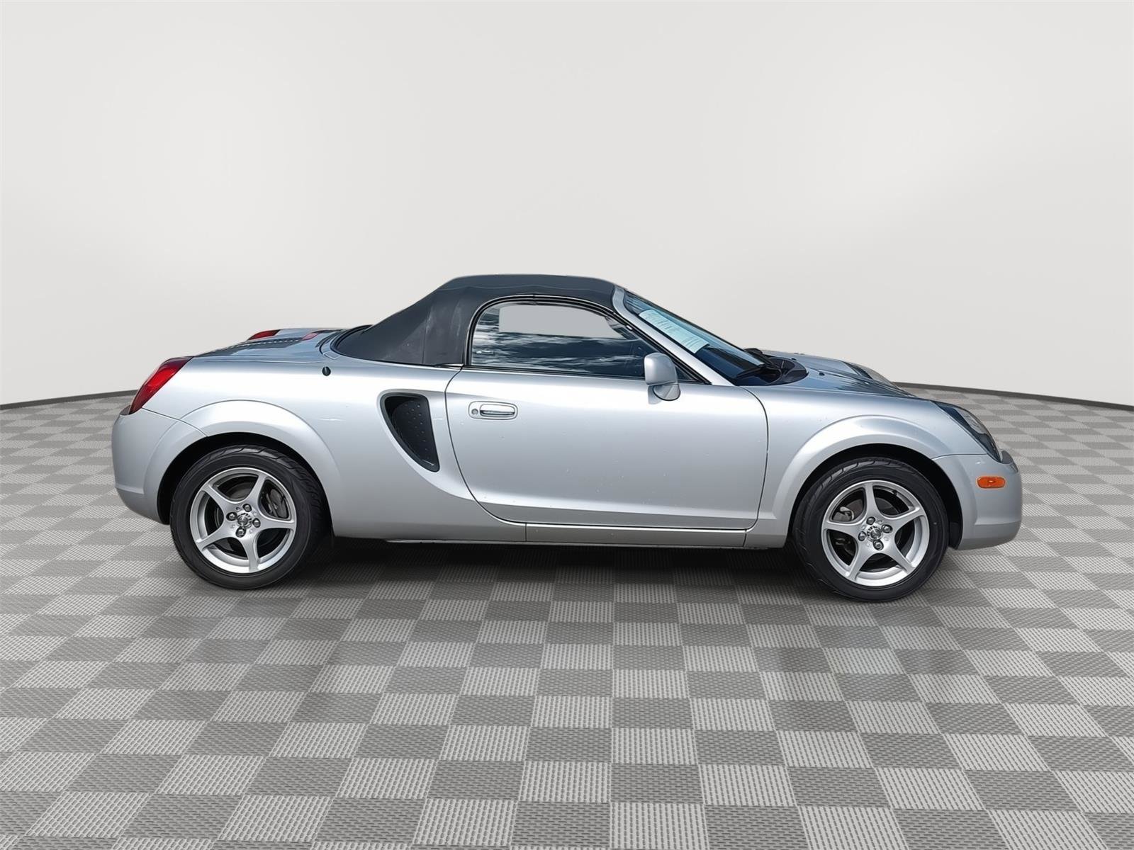 Used 2002 Toyota MR2 RWD image 16