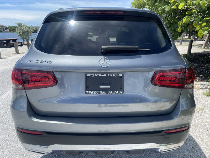 Used 2021 Mercedes-Benz GLC 300 image 4