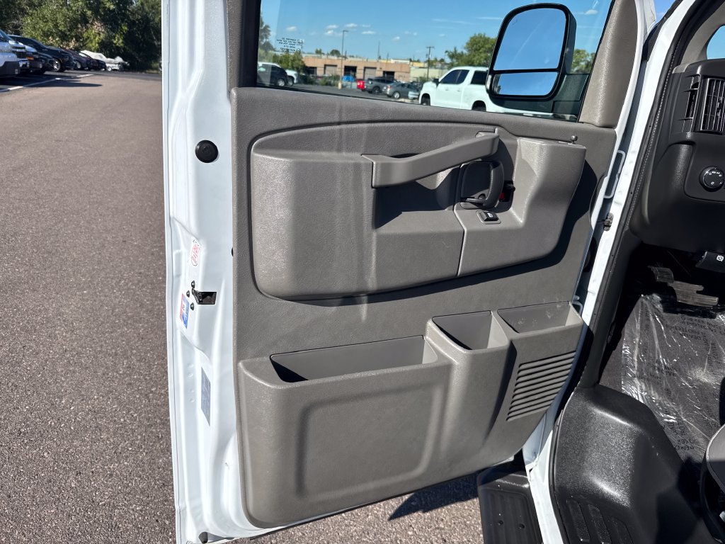 Used 2025 Chevrolet Express 3500 LT w/ LT Preferred Equipment Group RWD image 10