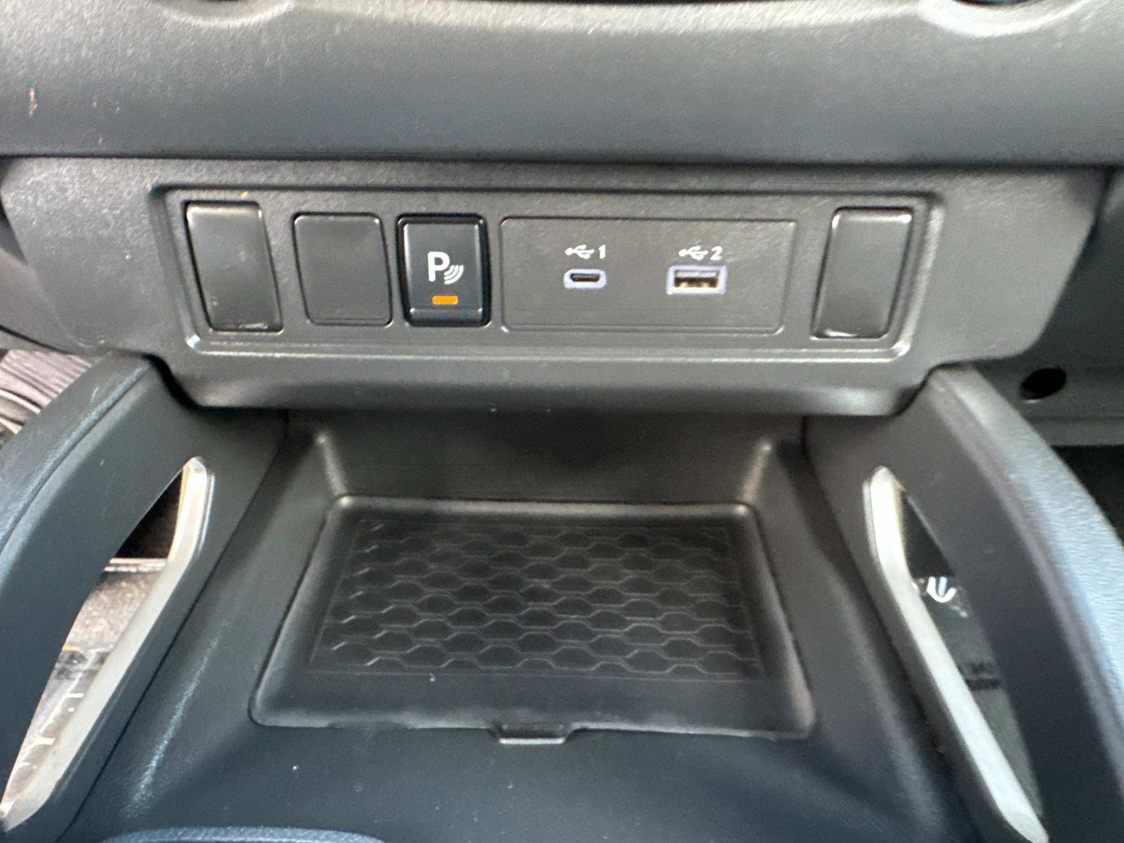 Used 2024 Nissan Frontier SV w/ Technology Package image 24