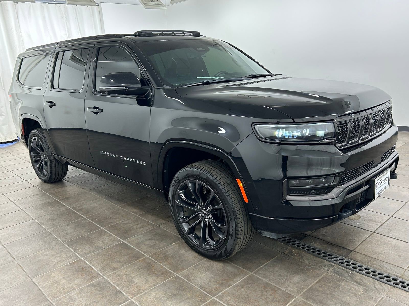 Used 2024 Jeep Grand Wagoneer L Series III w/ Rear Seat Video Group 1 image 6