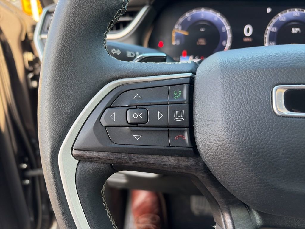 Used 2023 Jeep Grand Cherokee L Limited image 34