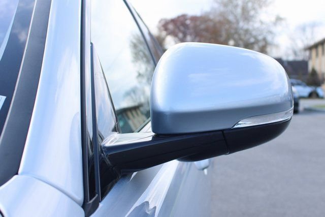 Used 2020 Jaguar XE S image 7