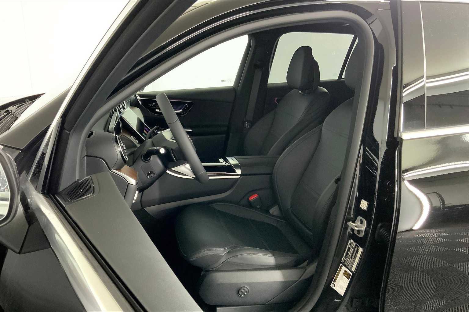 New 2025 Mercedes-Benz GLC 300 GLC 300 image 14