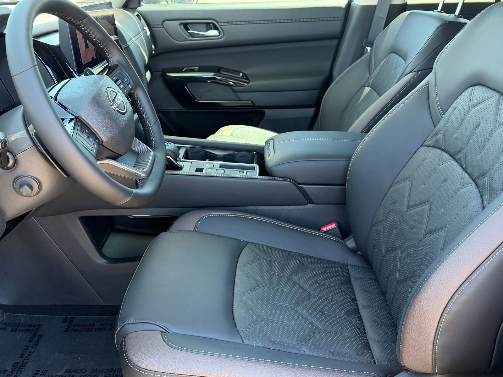 New 2026 Nissan Pathfinder Platinum FWD image 18