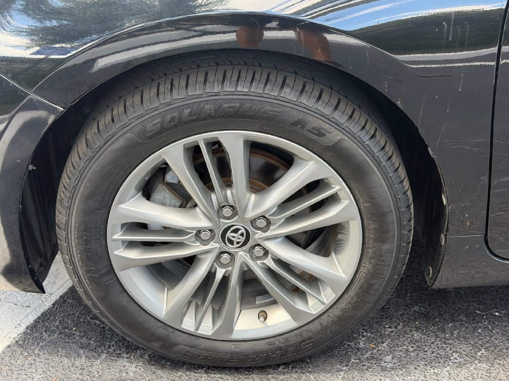 Used 2015 Toyota Camry SE FWD image 18