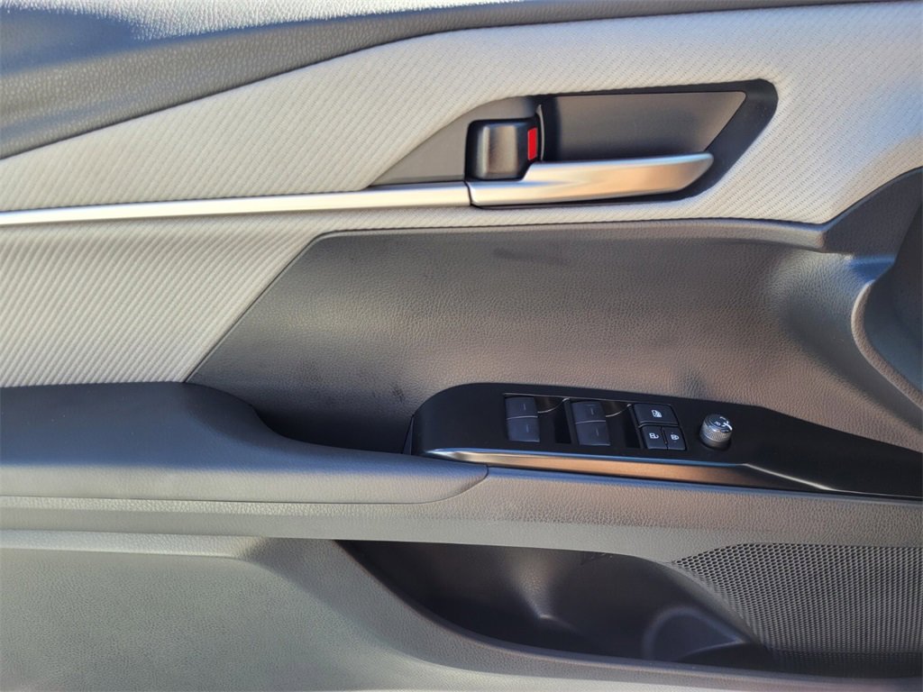 Certified 2025 Toyota Camry SE image 27