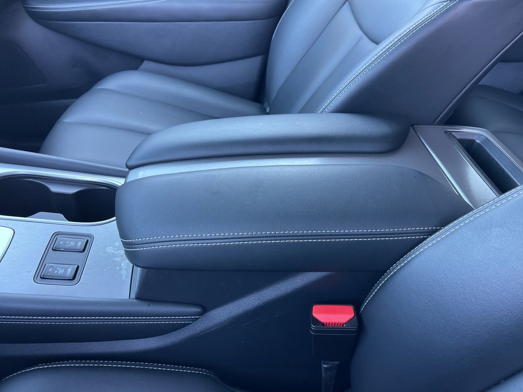 Used 2024 Nissan Murano SV w/ SV Midnight Edition Package image 13