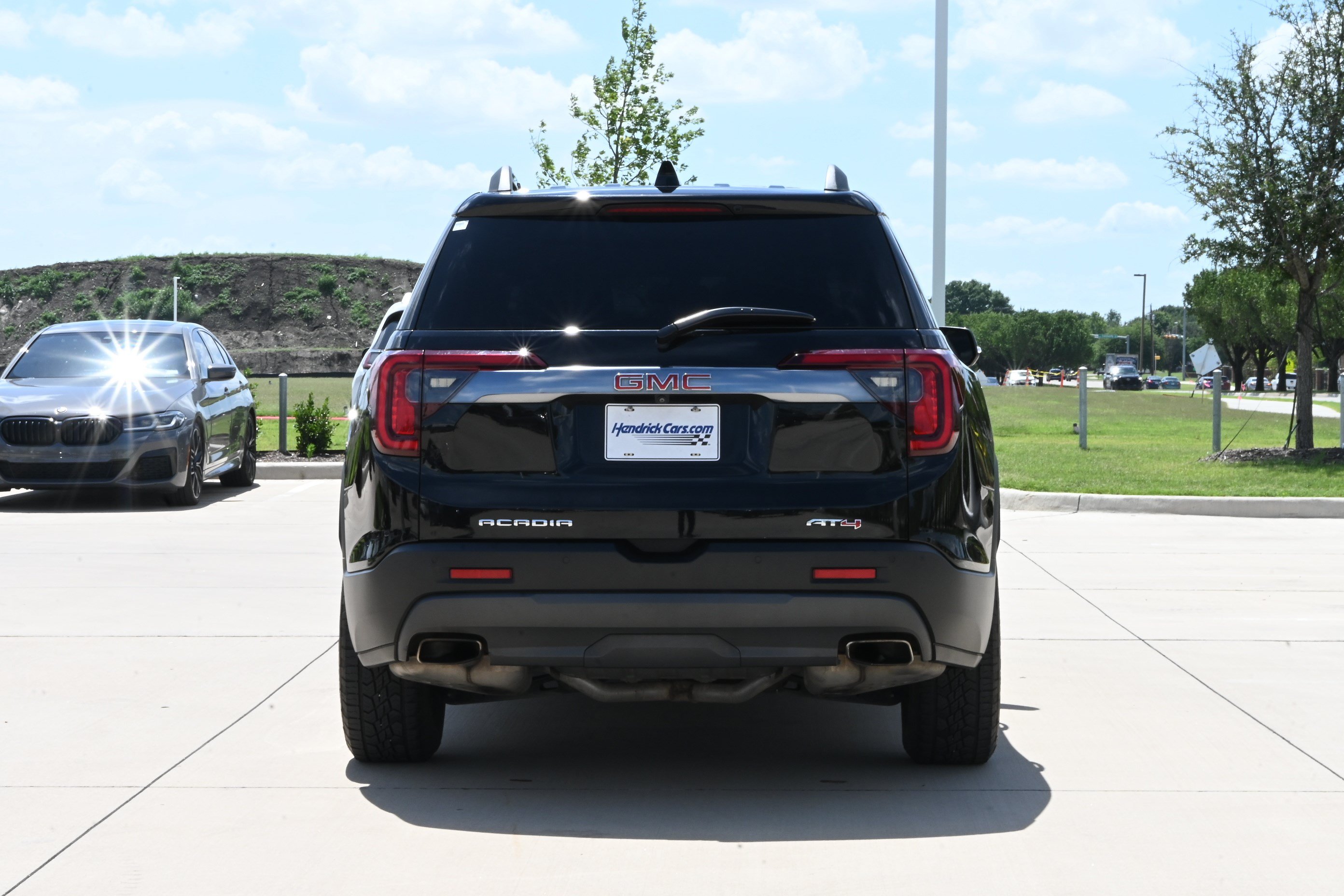 Used 2022 GMC Acadia AT4 w/ Preferred Package AWD/4WD image 8