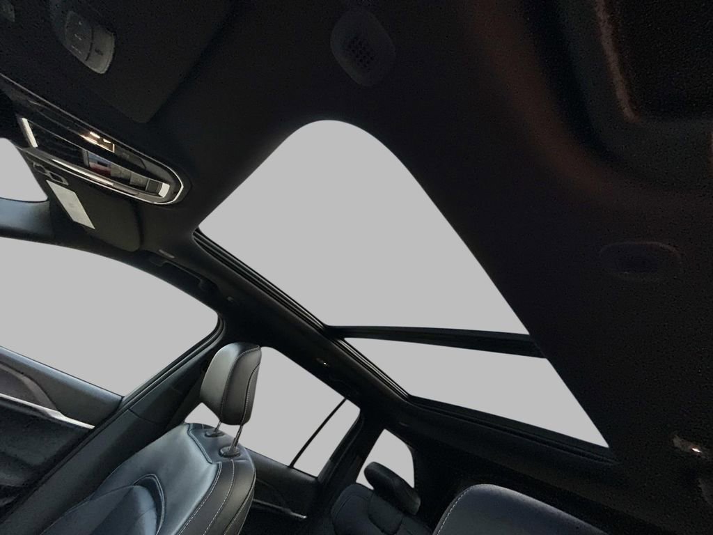 New 2025 Jeep Grand Cherokee Limited image 10