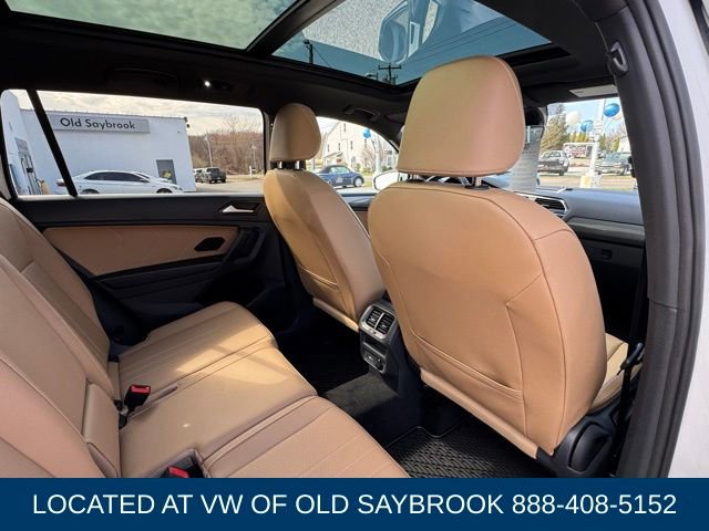 Used 2023 Volkswagen Tiguan SE w/ Panoramic Sunroof Package image 22