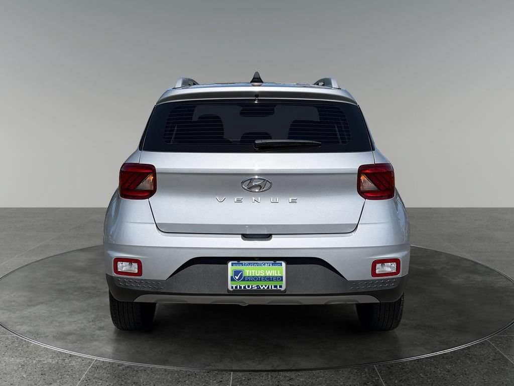 Used 2021 Hyundai Venue SEL w/ Premium Package FWD image 9