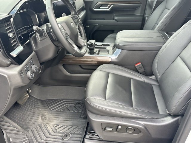 Used 2024 Chevrolet Silverado 1500 LT Trail Boss w/ Convenience Package II image 6