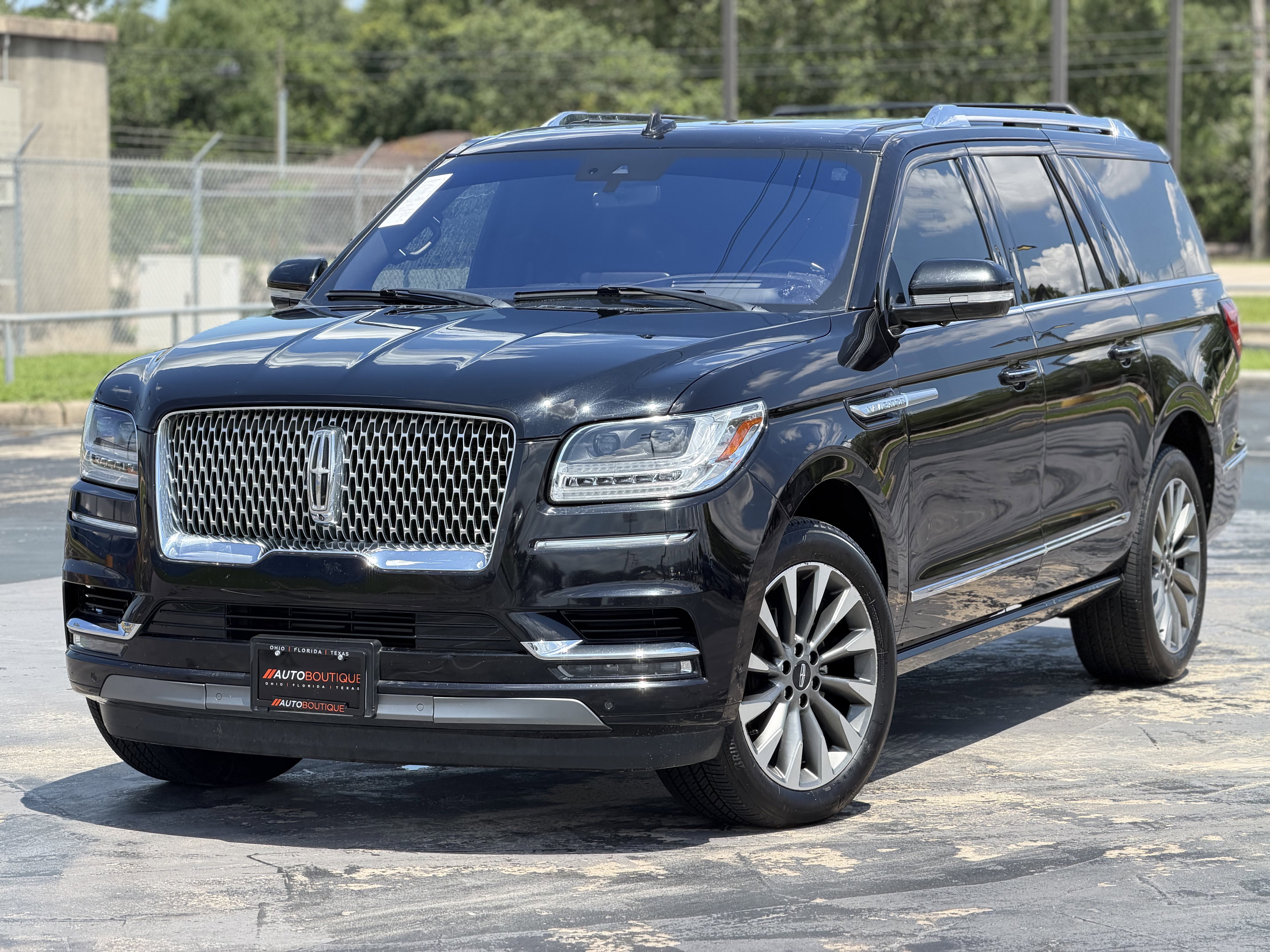 Used 2020 Lincoln Navigator L Reserve w/ Luxury Package AWD/4WD image 5