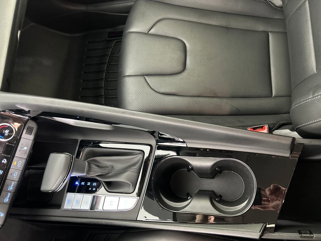 Certified 2024 Hyundai Elantra Limited image 14
