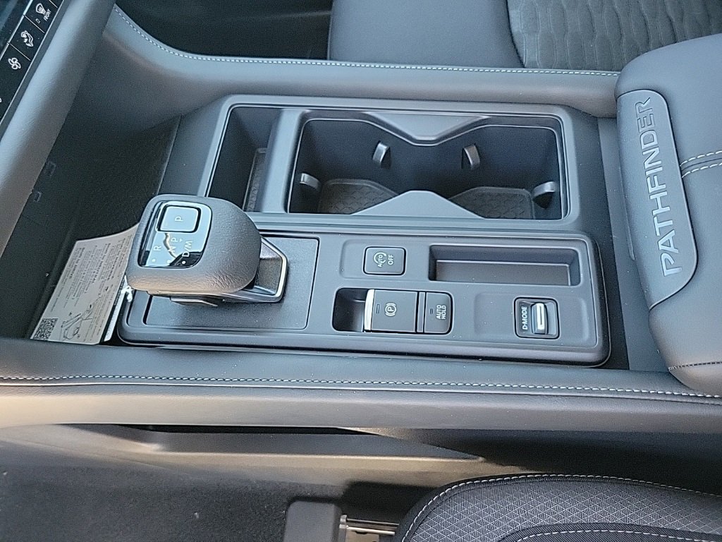 New 2025 Nissan Pathfinder S image 28