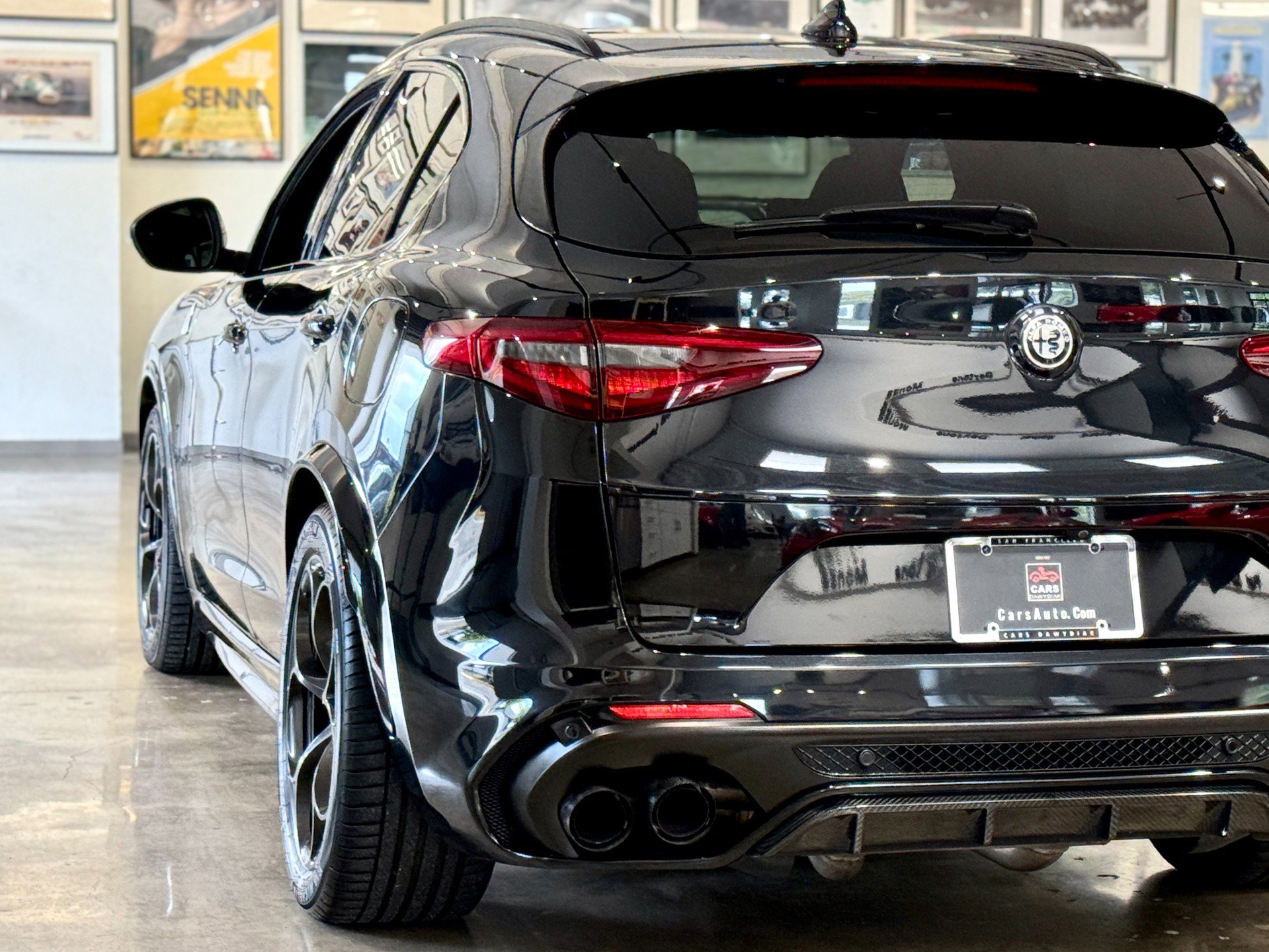 Used 2018 Alfa Romeo Stelvio Quadrifoglio w/ Driver Assist Dynamic Package AWD/4WD image 20