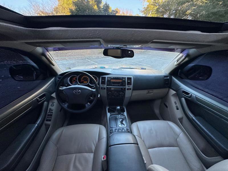 Used 2005 Toyota 4Runner Limited image 38