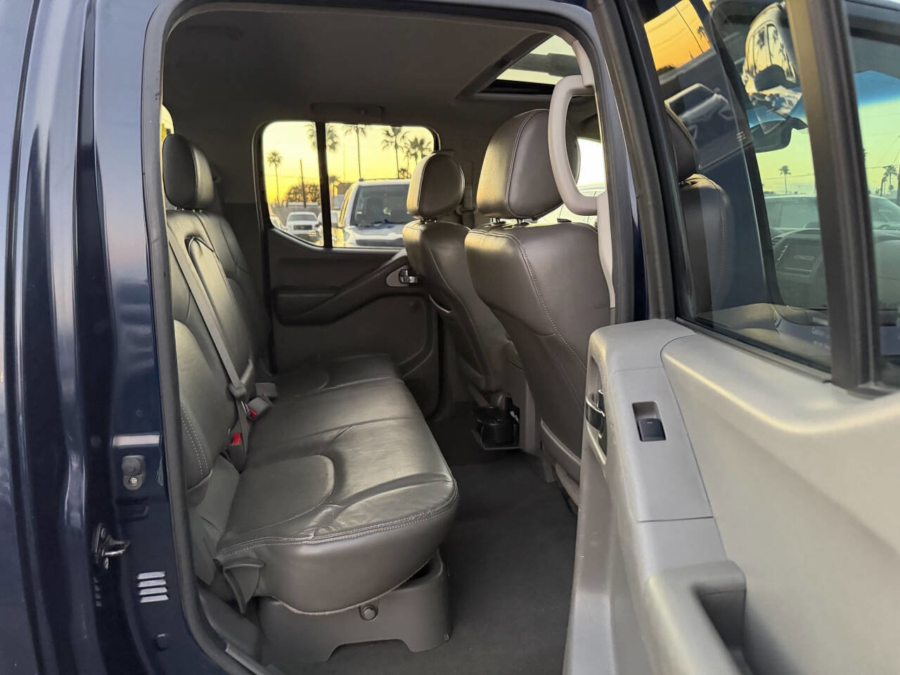 Used 2008 Nissan Frontier LE w/ Leather Pkg image 26