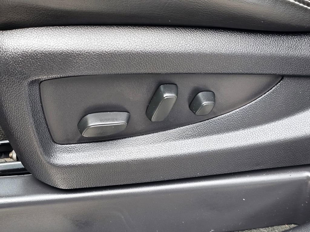 Used 2017 GMC Yukon Denali image 26