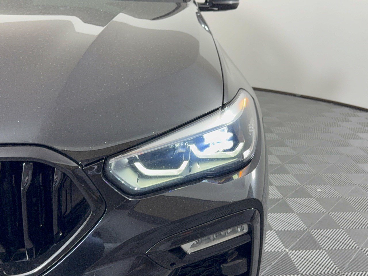 Used 2021 BMW X6 M50i AWD/4WD image 12