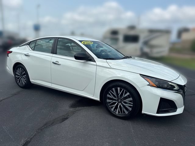 Used 2025 Nissan Altima 2.5 SV FWD image 7