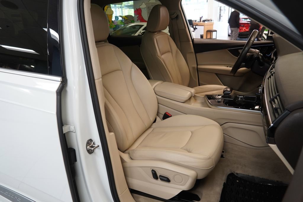 Used 2019 Audi Q7 3.0T Premium Plus w/ Premium Plus Package AWD/4WD image 25