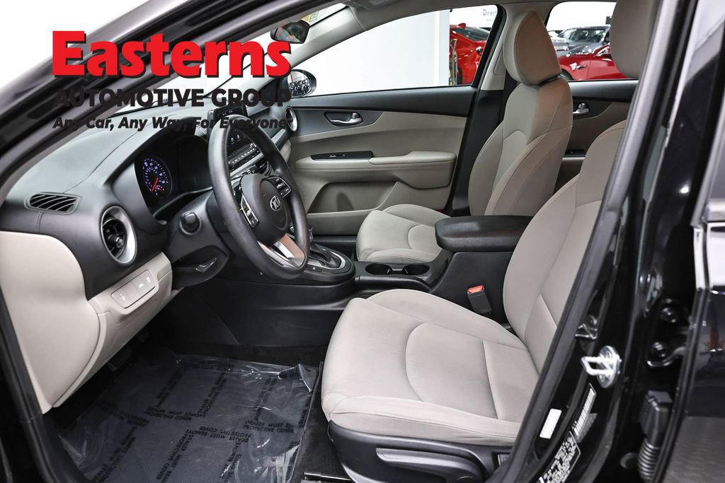 Used 2020 Kia Forte LXS FWD image 13